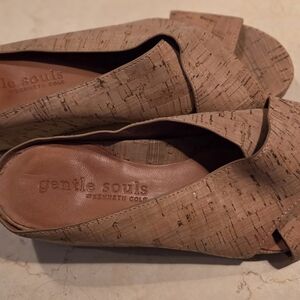 Gentle Souls Women's Tan Cork Shoes